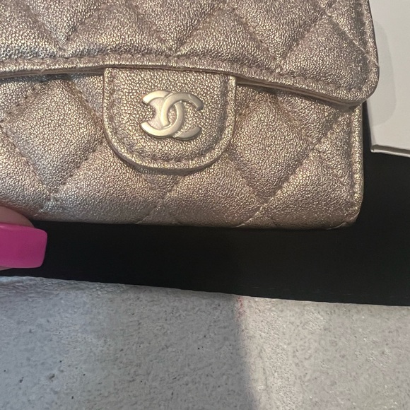 Chanel - Picture 3 of 16